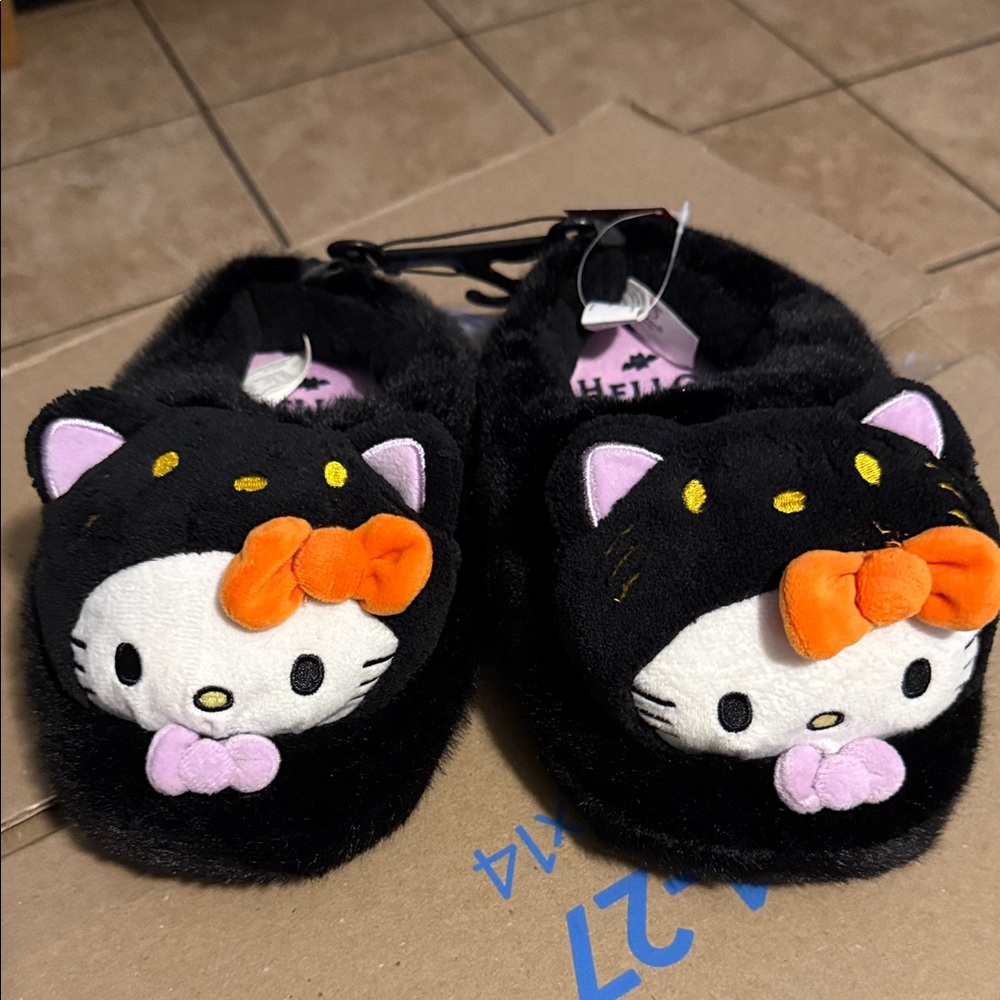 Hello Kitty Black and Orange women Slippers